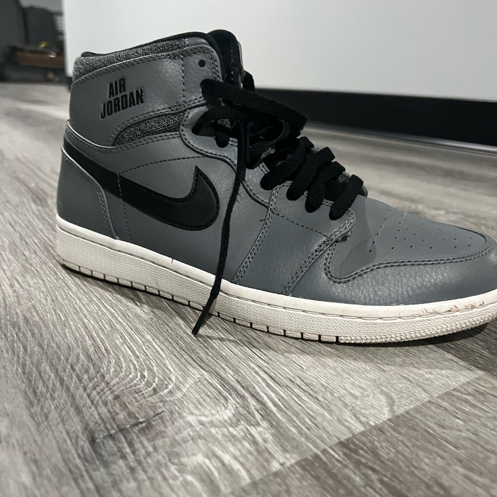 NIKE AIR JORDANS